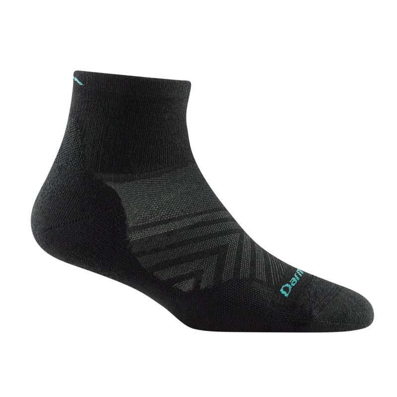 darn-tough-running-socks-ultra-light-cusion-quarter-cut-black