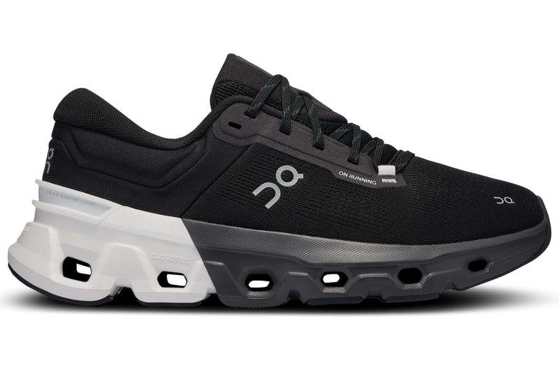 womens-on-cloudflyer_5-black_white-1